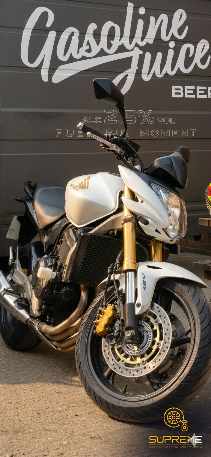 White Honda Hornet 600